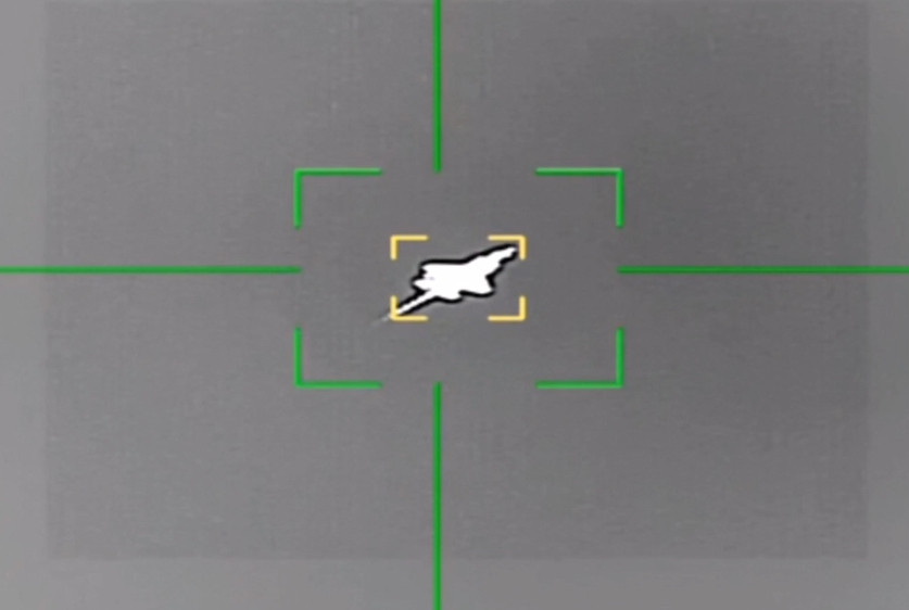 🔻被伊朗光电地导锁定并且打中的美国F-35。🔻伊朗人的光电地导都能锁你，还
