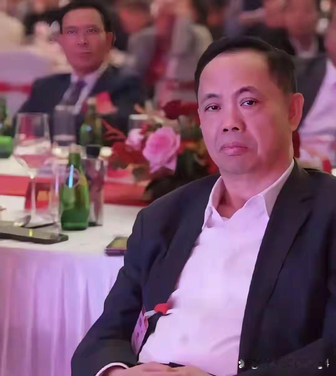 真替深圳白石洲的拆迁户捏把汗！​当年100平米补偿1000万，一夜