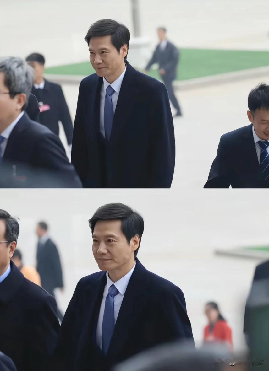 雷军以前只做小米手机的时候没准是企业家，搞了办公室生产流水线，谈了高通跟其他供应