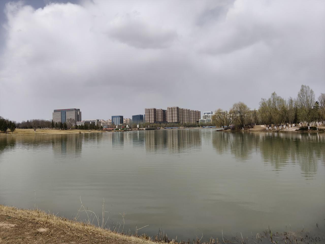 兰州新区秦王川湿地公园很多人觉得兰州新区比较偏僻和荒凉，但是我经常会自驾到兰州