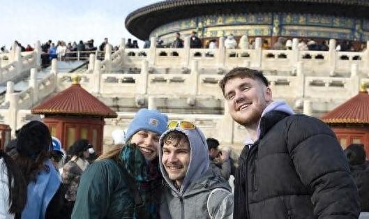 为何很多美国人到中国后笑不出来？他们到底看到了啥？不夸张的说，是看到中国太强大了