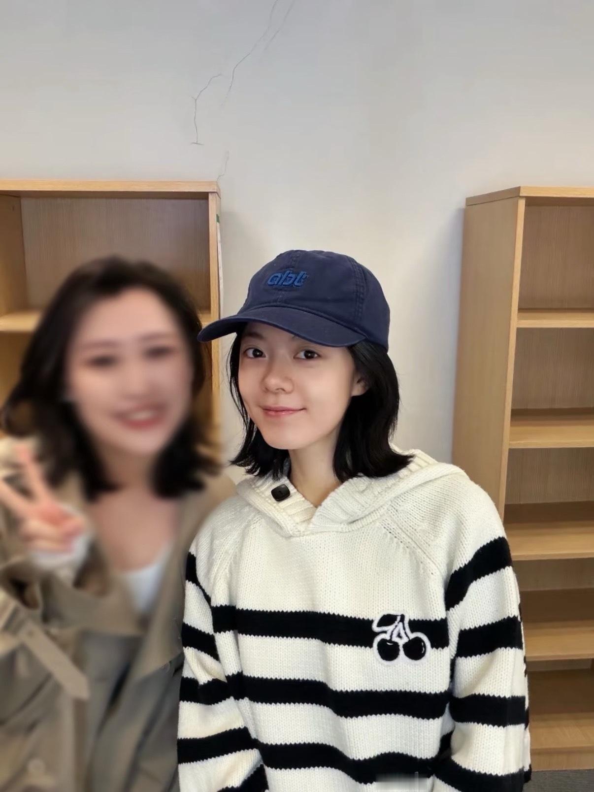 我们麦朵嫩出水了赵今麦流浪地球3探班照赵今麦流浪地球探班合照