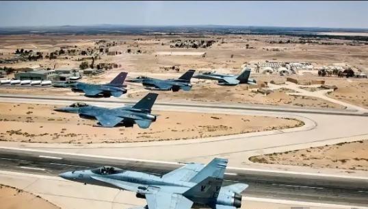 伊朗30多轮的反击行动中，有一个很奇怪的现象：坚持每轮都打美军基地，炸那些