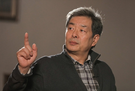 2012年，濮方婚后不久，濮存昕悄悄送给她一张银行卡:“闺女，卡里有50万，你拿