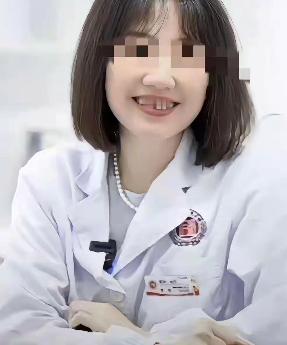 奇怪的是，祖副院长和曾医生的事儿在经历了很长时间霸屏后，好不容易消停了，突然网上