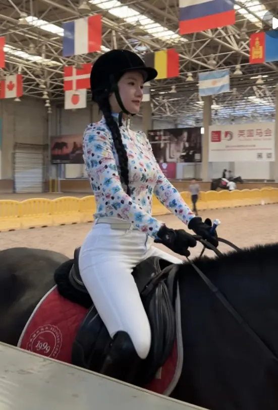 玩马的小姐姐都是高贵富婆吧～