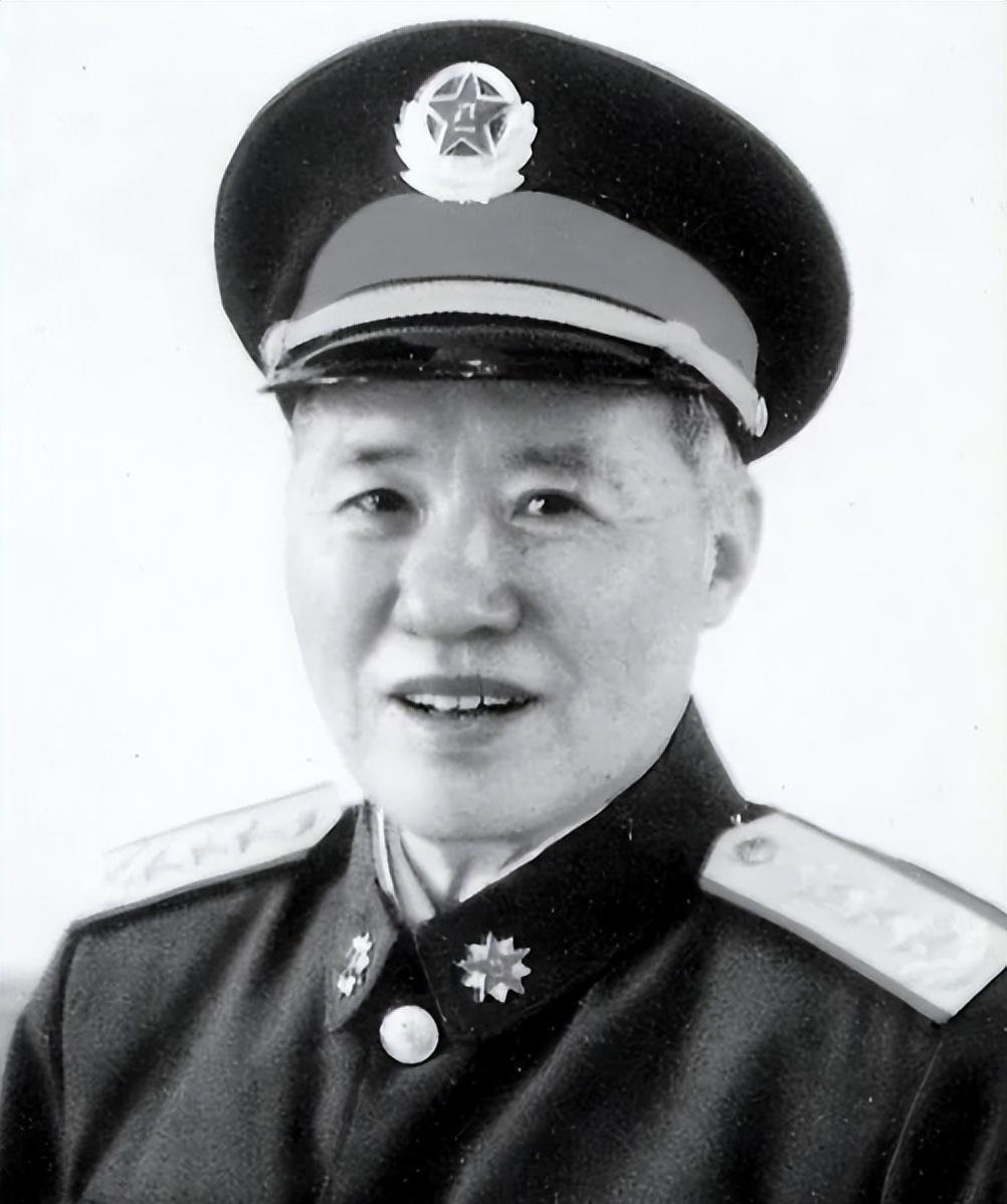 开国中将曾三次严厉批评秘书，后秘书晋升为上将深情回忆：没有首长就没有我的今天！