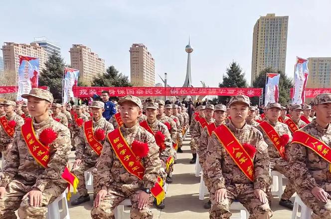 据说国防部曾直接下达硬核指令，全面锁定所有十八岁的男性公民！从今年起，必须按规定