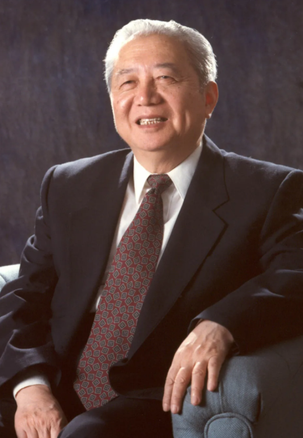 2001年，美国一招让我国堆积如山的己内酰胺产品变成废品，中石化的几位资深技术人