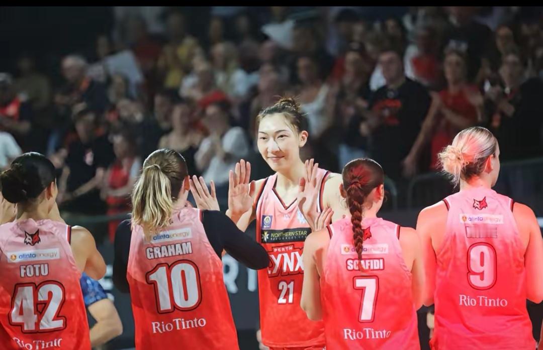 女篮最好的时候来临了，韩旭，李月汝，冉珂嘉三位现役WNBA球员，再加上...