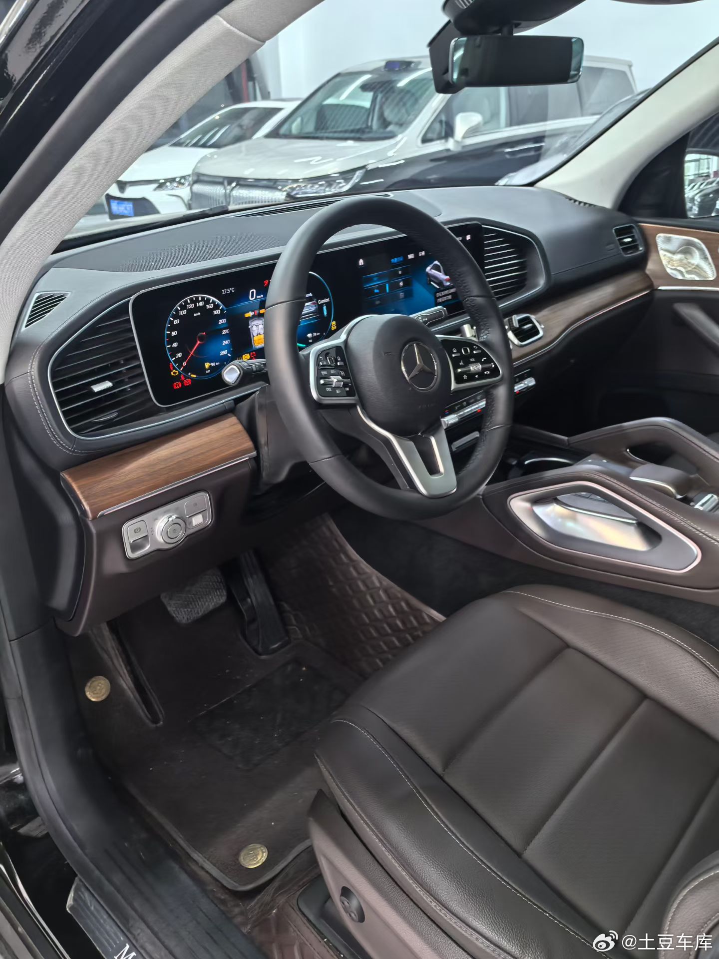 最新到店奔驰GLE350e四驱混动2021年上牌5.6万公里原版原漆一手车
