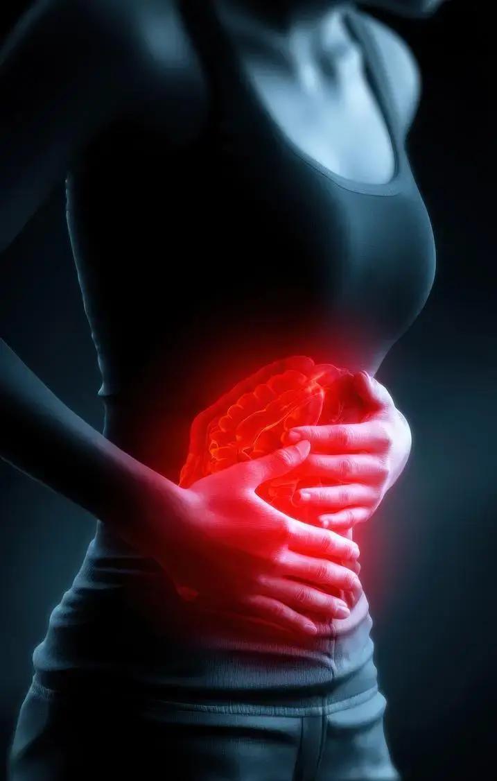 2023年国内医院急诊，空腹喝酒引发的胃炎病例激增，黏膜损伤竟比常人高出2.3倍