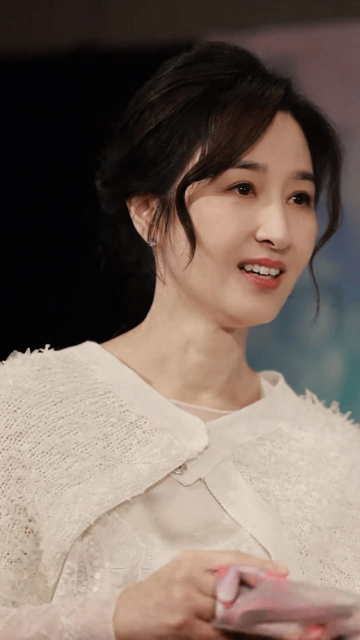 还得是你苗翠花！“tvb观众缘最好的花旦”真不是吹的关咏荷嫁给张家辉后都息影