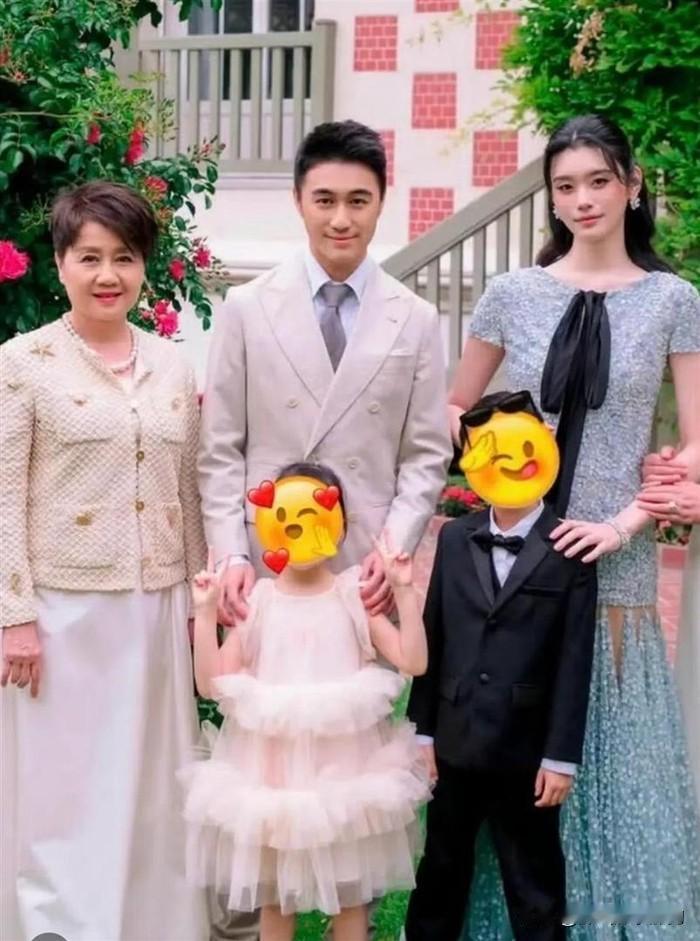 赌王四太很开明，她是一个好豪门婆婆。她不仅能接受顶级学霸儿子何猷君娶一个大自己六