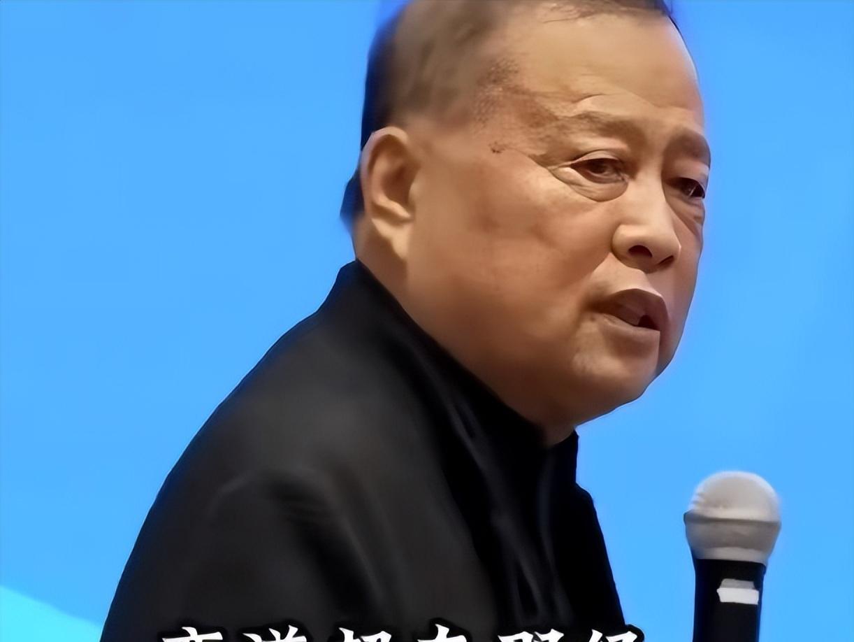 最近网上一段言论彻底炸锅了！曾经的国防大学教授马骏，居然公开表示，中国是靠抄作业