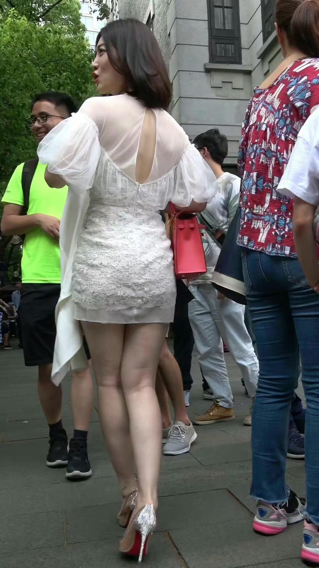 心理学家威廉·詹姆斯说：“人可以借由改变态度，来改变生命。”行走世间，我们每个