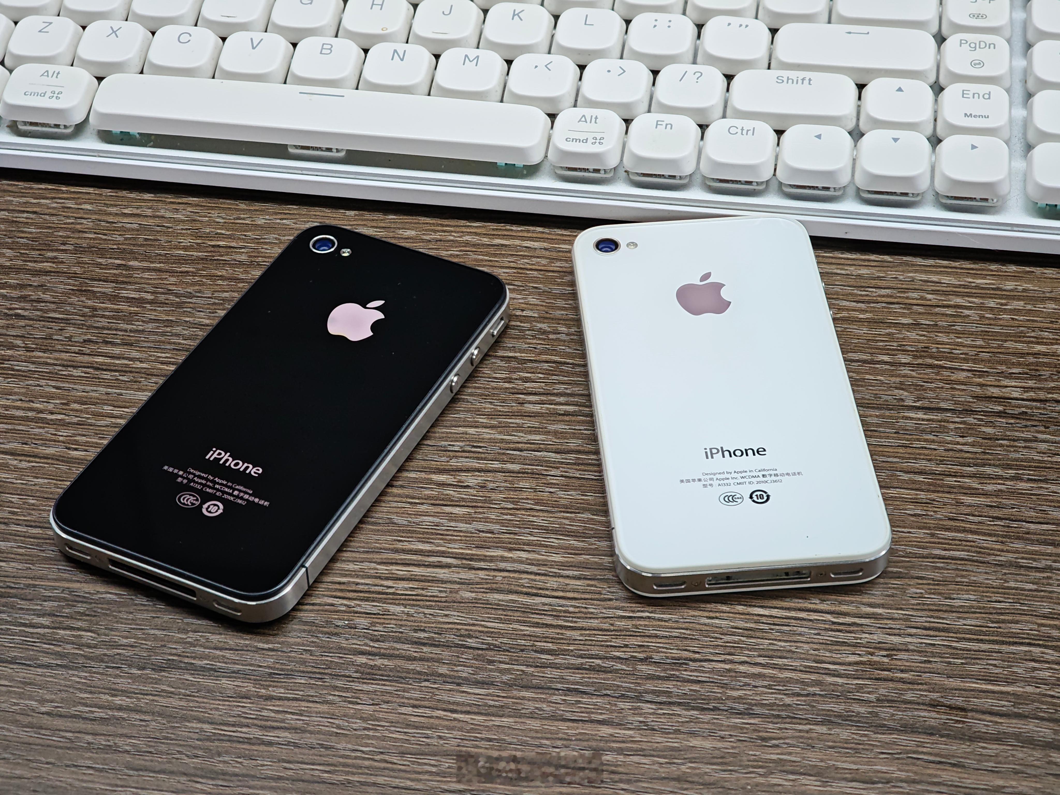 iPhone4还是好看啊[哭哭]最近越来越多安卓机用上了直屏直角边和大R角，i