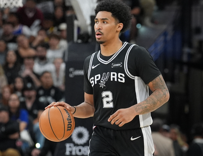 我还是认为哈珀会是季后赛的奇兵，但是关键看米奇敢不敢用了如果季后赛出现fox