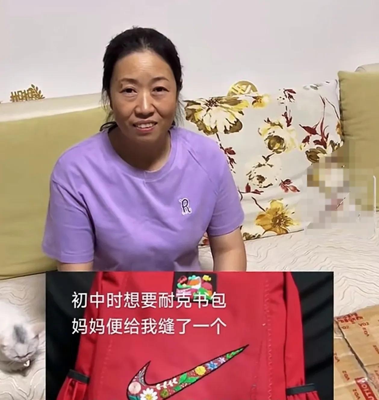 有时候真不怪国人选择国际品牌，对比耐克，百果园和西贝之流都充满着傲慢和偏见。从