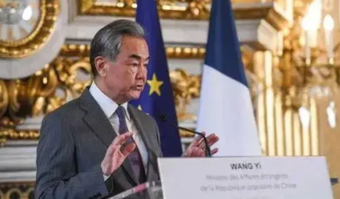 隔岸观火，未必坐收渔利7月初，一场东西方经济的“拉锯战”在欧盟与中国之间正式