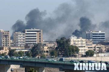 伊朗给全世界都上了一课原来攻击美国的航母，摧毁美国的军事基地，并不会受到“惩