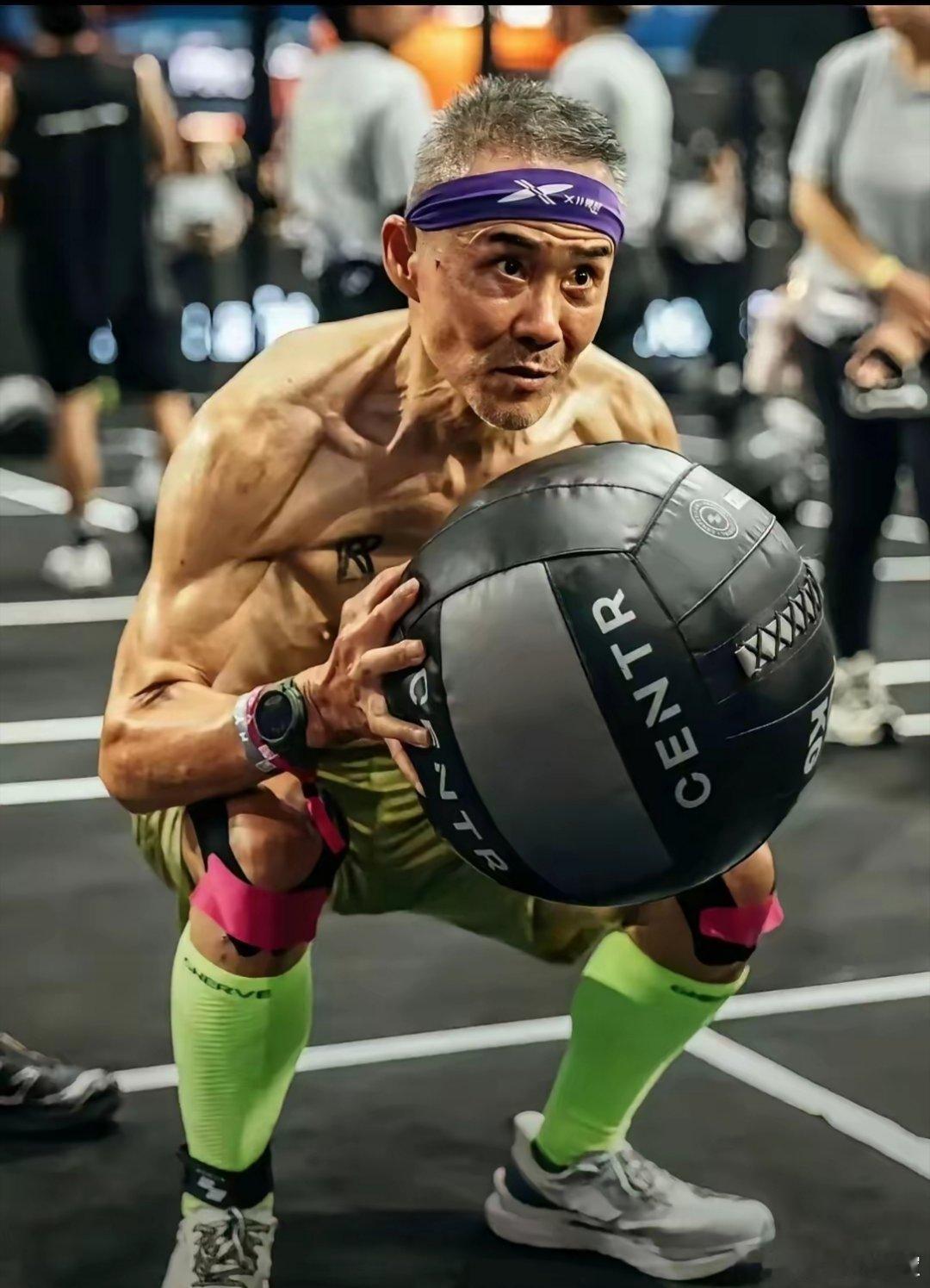 我很有理由怀疑王石之所以会重返房地产不是为了孩子，不是为了田朴珺，而是为了自己的