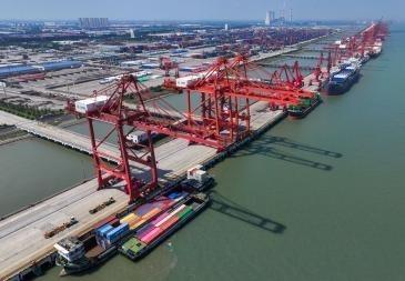 巴拿马强吞中资港口，076携神秘隐身战机就位，中方绝非软柿子李嘉诚创办的长和