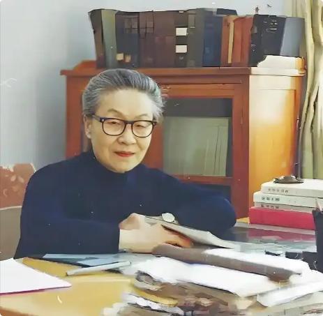 杨绛先生说：“能让你寒心的人，早就掂量过你的分量。他不是不懂你的真心，也不是没看