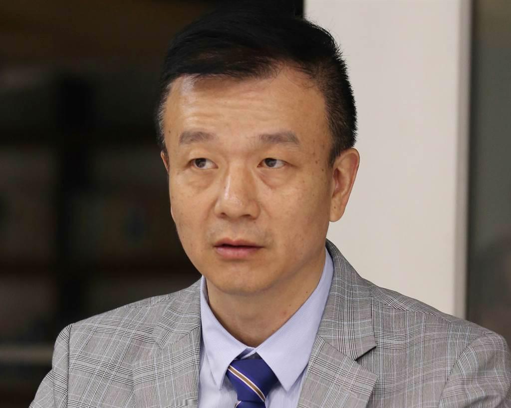 民进党桃园市议员于北辰在台媒节目中表示，无论是台中市长卢秀燕还是台北市长蒋万安，