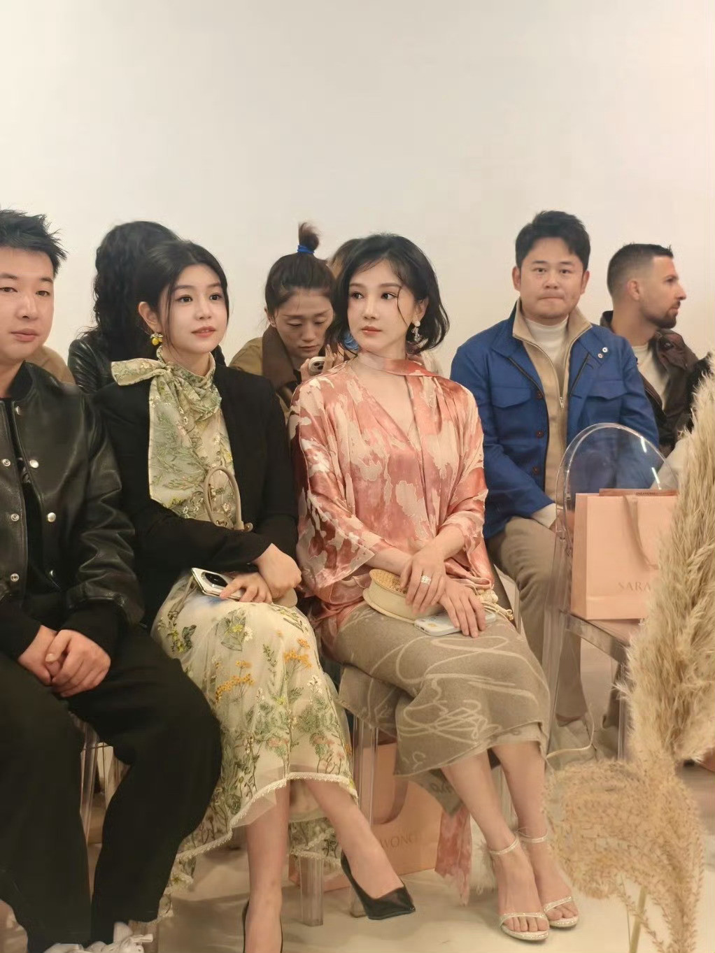 米兰时装周秀场和陈小纭陈妍希，怎么变这样了？