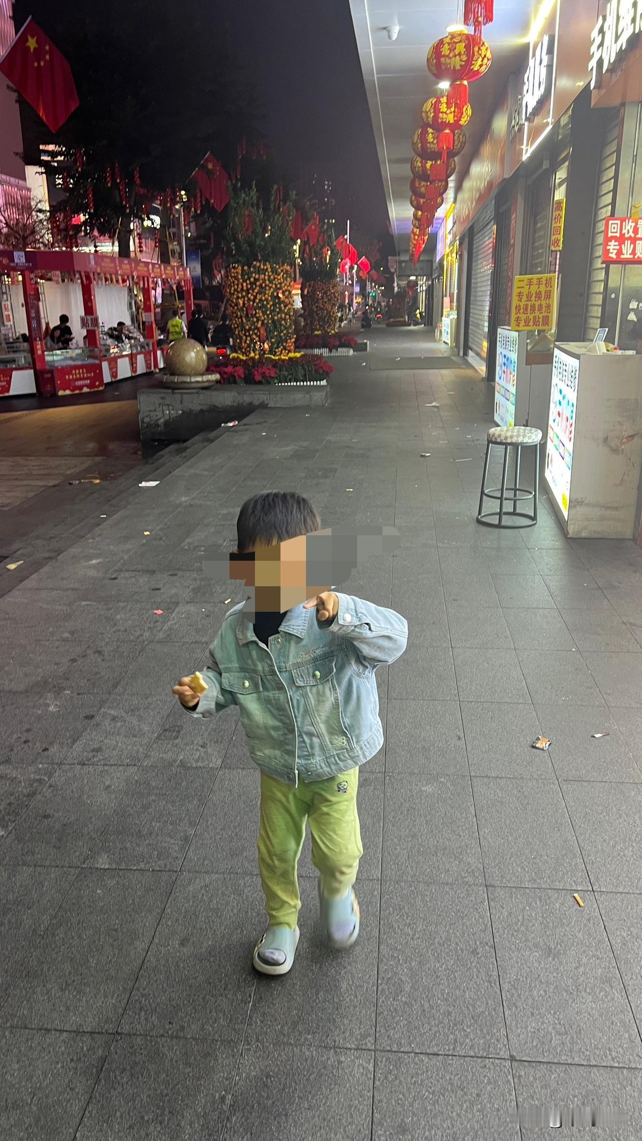 千万别网上买第三方屏幕华强北拆机屏幕贵一百块还包安装差别太大了前几个iph