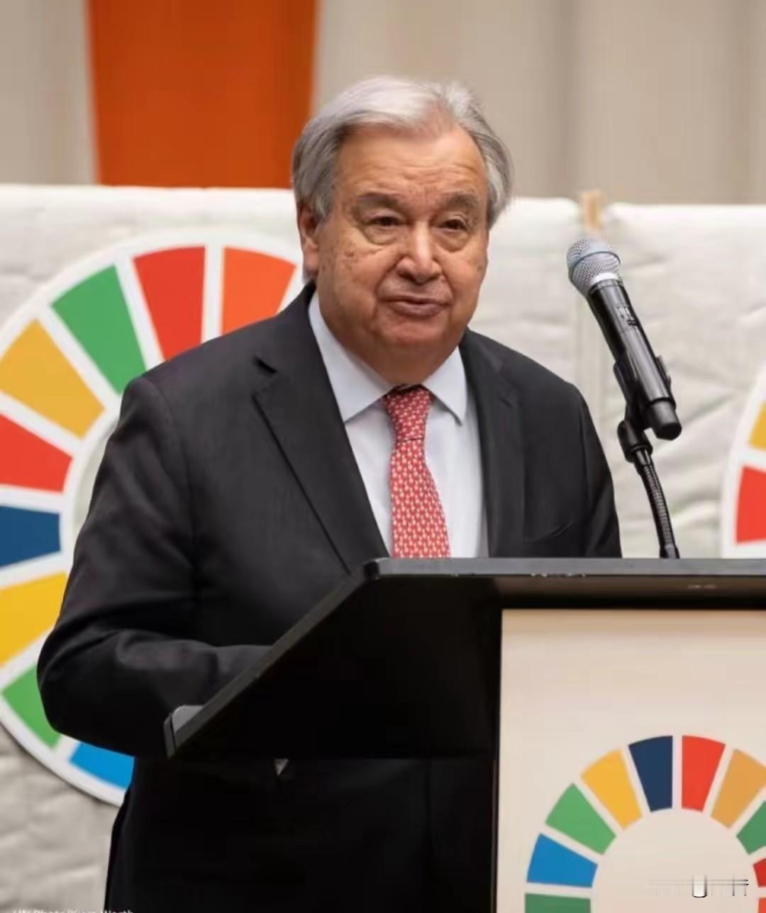 这是人命关天的大事啊！联合国秘书长憋了半天就蹦出来四个字密切关注。这联合