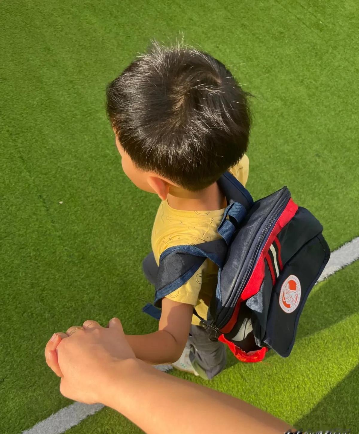 280块的裙子，穿两次就压箱底。30块的活鱼，孩子连骨头都舔干净。不是舍不得