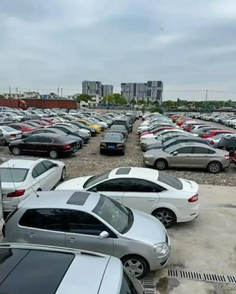 为什么选二手车？预算有限但不想将就。目标锁定：3-5年车龄、无事故、准新车！