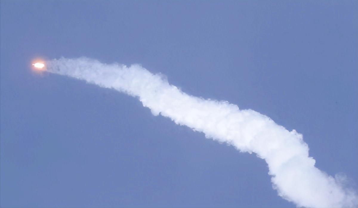 日本要跟马斯克掰手腕了！说起卫星通信，现在大家可能先想到马斯克的“星链”，但最