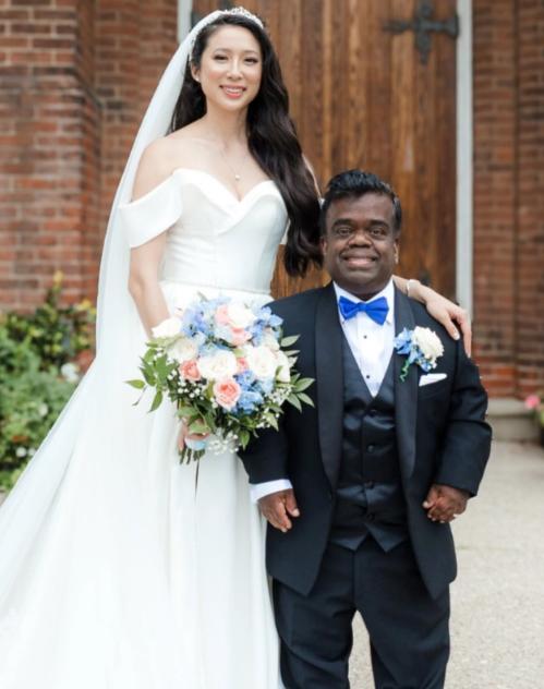 这就是真爱！加拿大多伦多的亚裔新娘，安妮塔·荣·李是一位在英国出生，现居加拿大