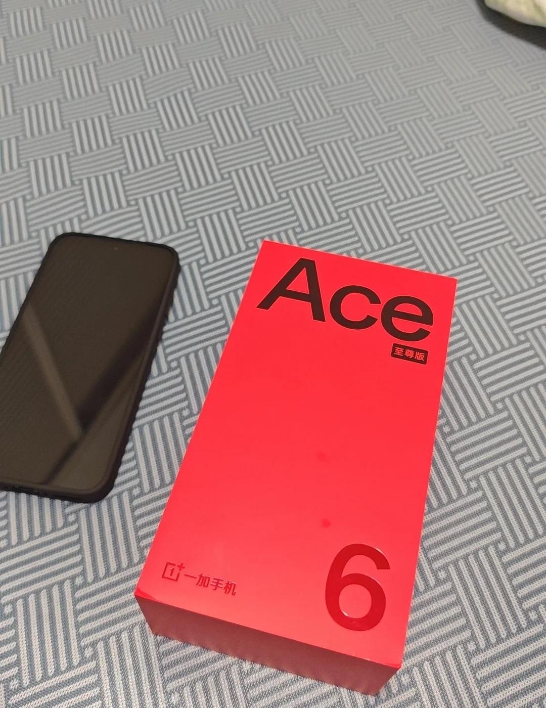上手一加Ace6至尊版一段时间，天玑9500性能释放很稳，165Hz直屏操作丝滑