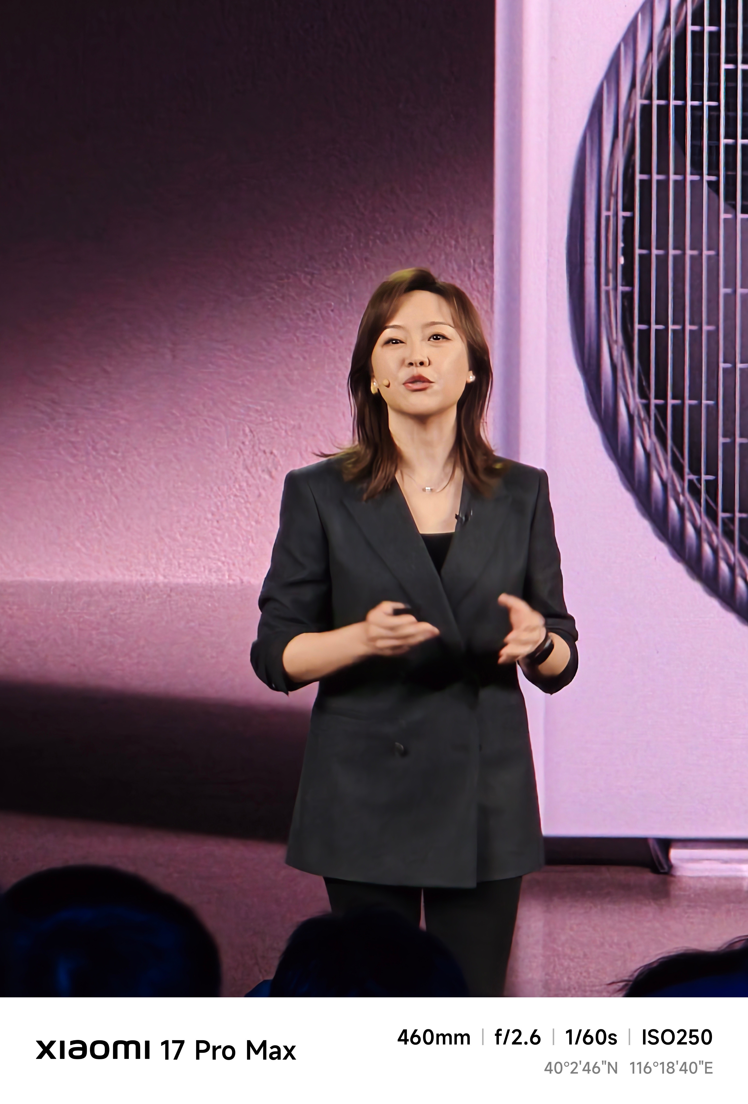 看过很多个发布会，唯独小米集团的副总裁～许斐，她说话最具有感情，不像是念台词