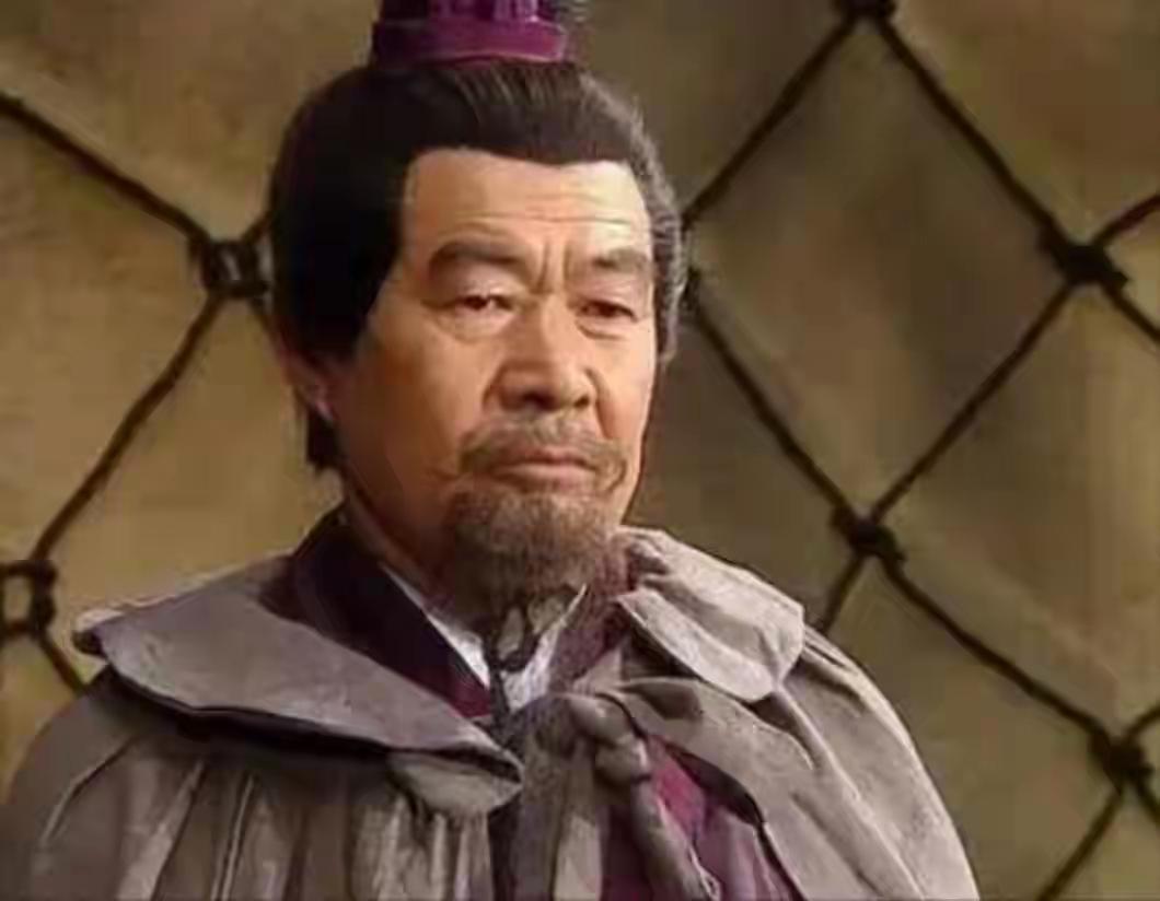 刘备称帝建蜀汉：文臣武将之首，答案藏在人心与权谋公元221年，刘备于成都登