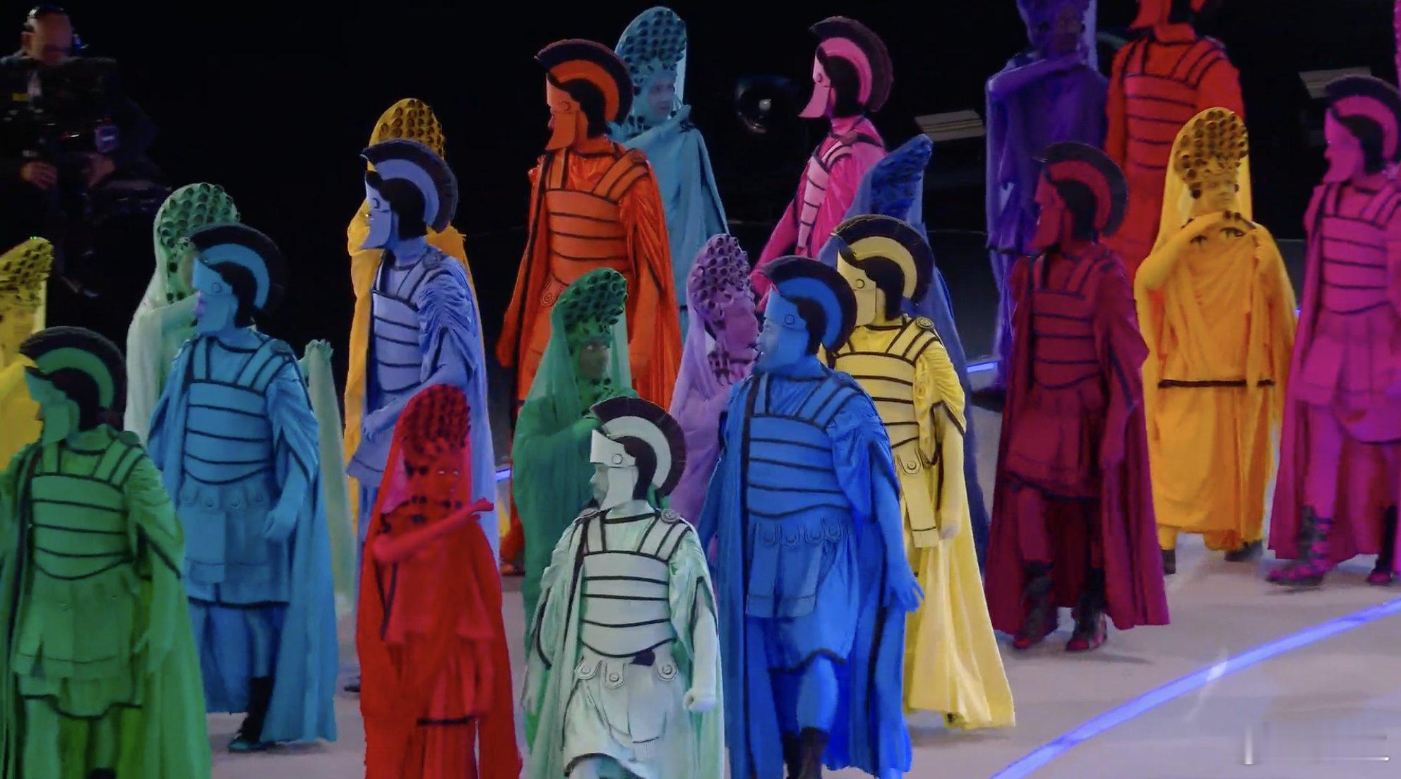 冬奥会开幕式都是欧洲艺术国家，比起巴黎搞标新立异，搞到最后自己弄不明白的程度，意