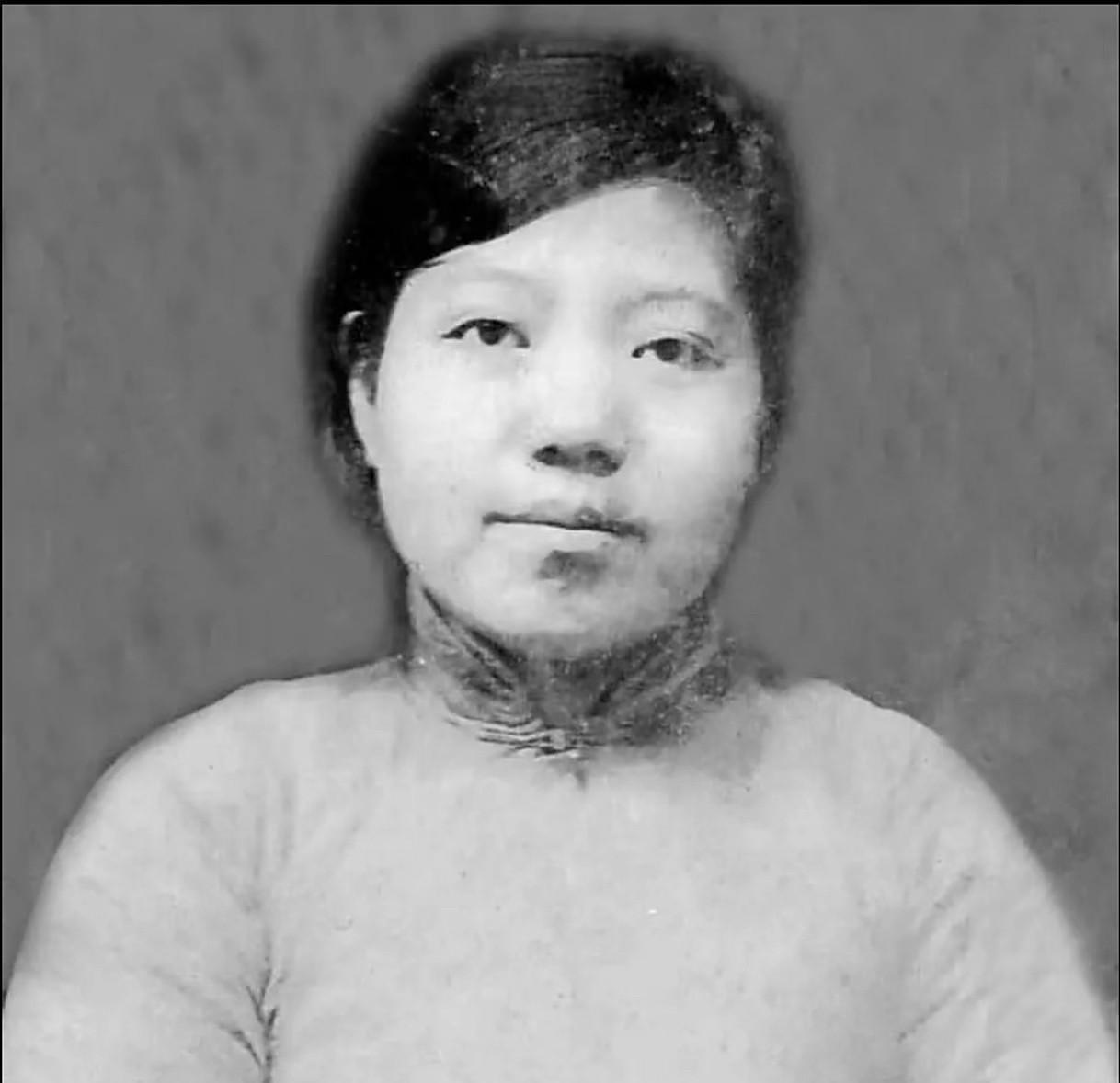 1948年，李青林被捕，在狱中，她宁死不屈，敌人见状，立刻叫来了叛徒指认，哪知李