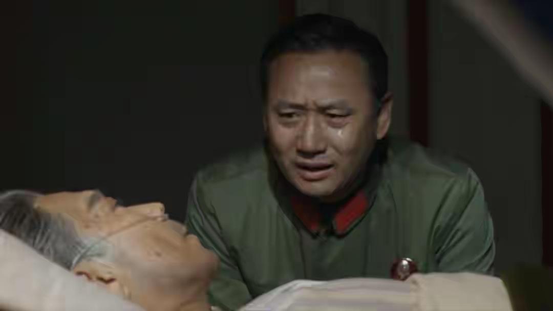 周总理临终遗言：“不要忘记吴石他们”1975年12月20日早上7点，周总理躺在