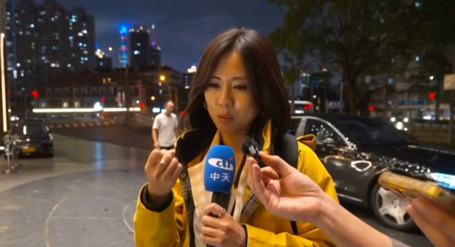 中天拍胡同咋了？胡同才是北京的灵魂！胡同里的北京也是真实的北京斑驳的墙