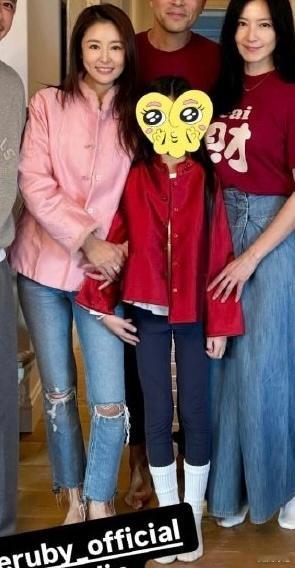 林心如9岁女儿身高140cm他俩孩子都已经九岁啦！？但是毕竟爸爸是霍建华妈妈是林