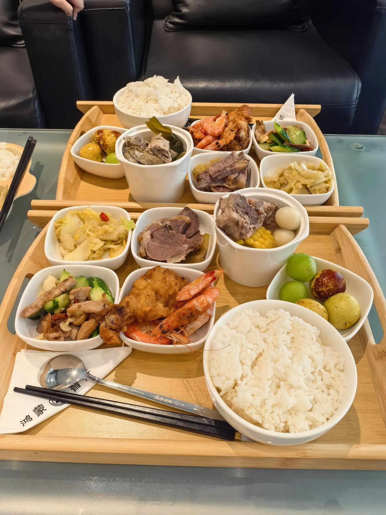 说实在，不用看什么周销量榜单月销量榜单，看看各家4S店免费提供给车主的餐食，就可