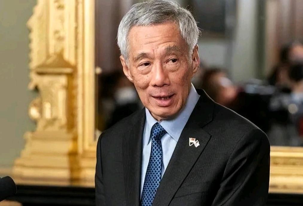 新加坡的立场借李显龙之口说出来了！新加坡不可能站队在中国一边，新加坡希望的是中美