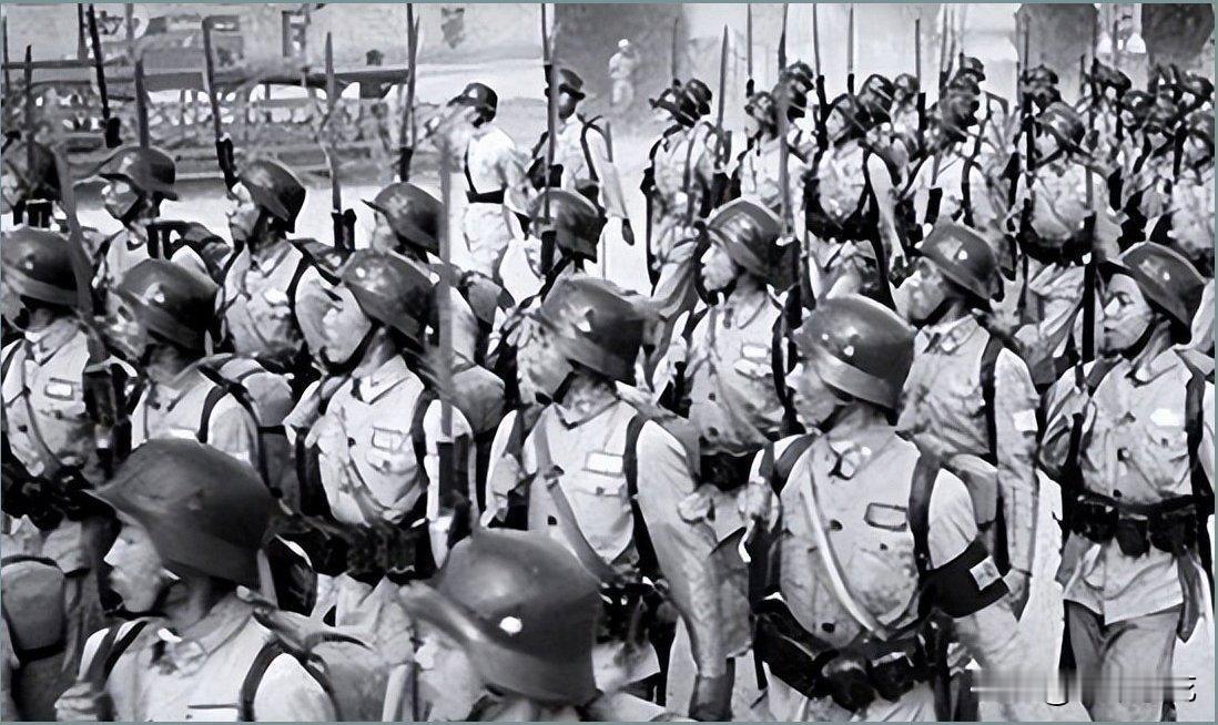 1937年，一支杂牌军天降横财，领到4000支枪90万发子弹，4个月后被送进台儿