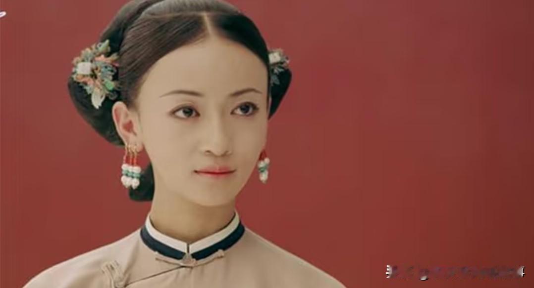 有人觉得乾隆根本没那么爱令妃，顶多只有一点喜欢，远远达不到给她生前皇后尊荣的程度