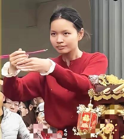 真是活久见，连神明面前都敢走后门，这下彻底翻车了！湛江一场妈祖巡游仪式，原