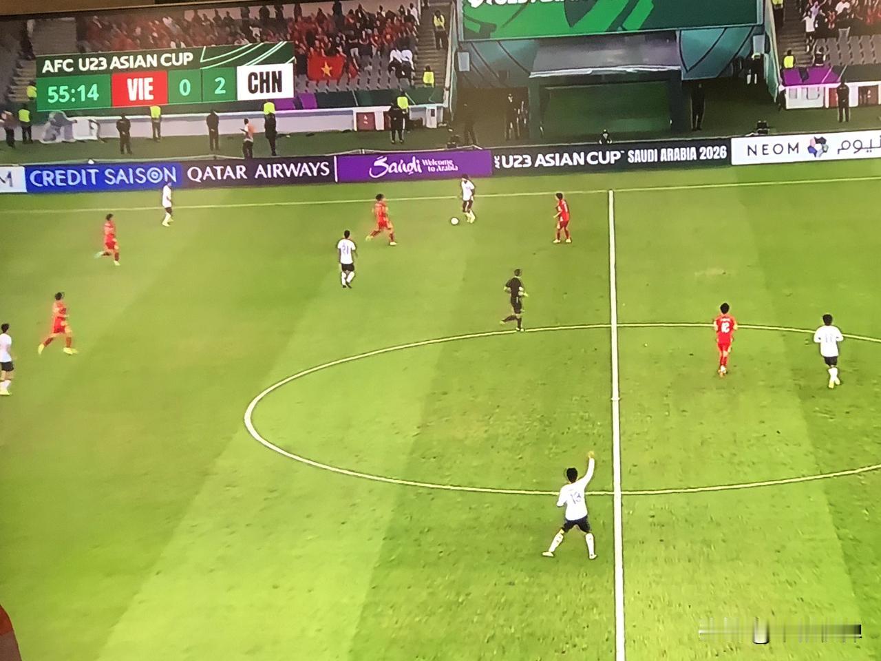 中越之战说明前场拿不住球，只有速度和高度组合没用。蒯纪闻和向余望组合比王玉栋拜合